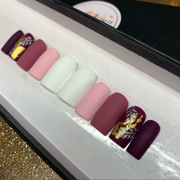 Matte Gradient Leaf Luxury Custom Press Ons - Picture 3 of 4